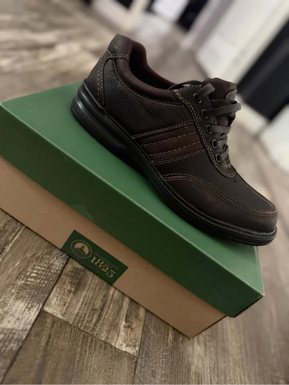 Clarks Men's Dark Brown Leather Lace-Up Oxford